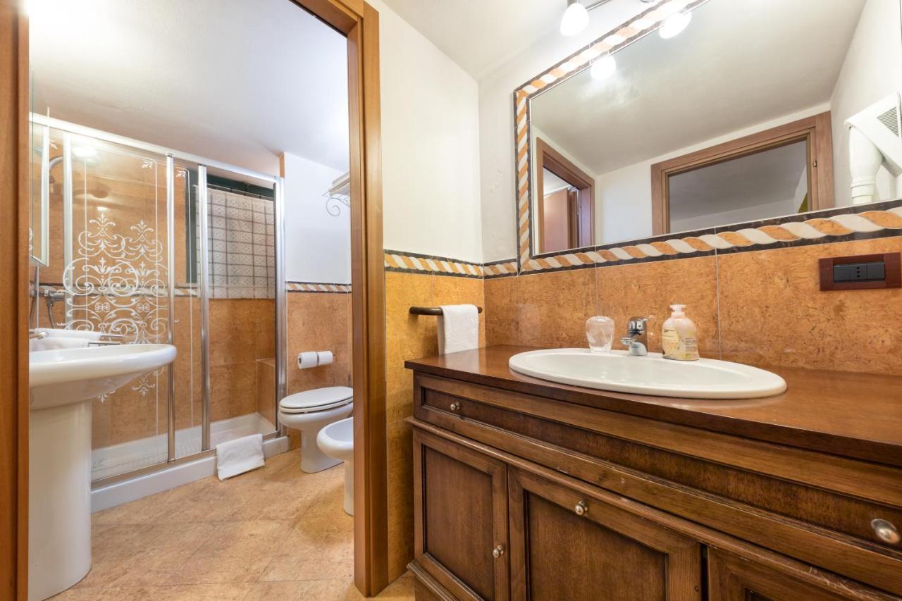 Wonderful Lake View Apartments With Pool With Breakfast Gardasee Torri Del Benaco Luaran gambar