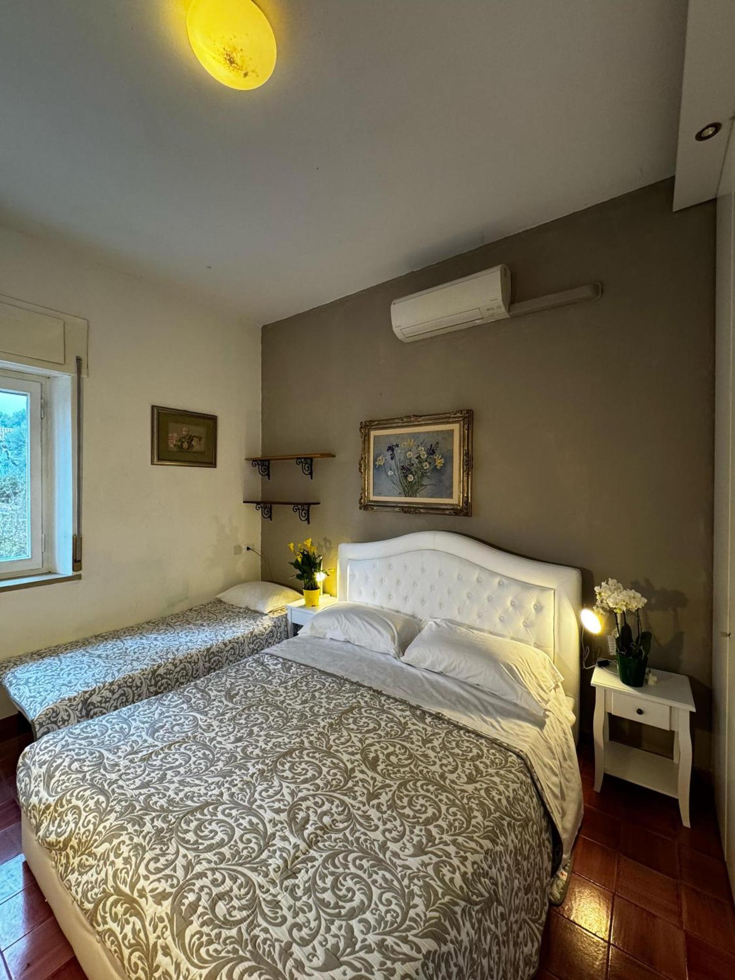 Wonderful Lake View Apartments With Pool With Breakfast Gardasee Torri Del Benaco Luaran gambar